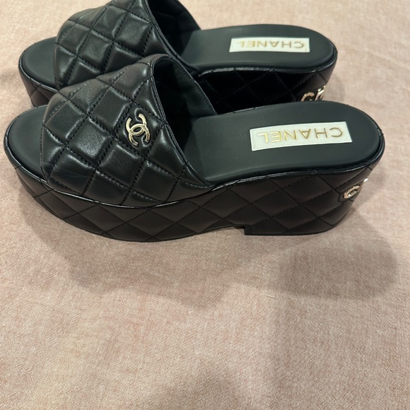 Chanel platform shoes - Picture 5 of 10